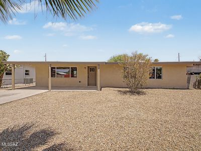 1212 W Fresno St