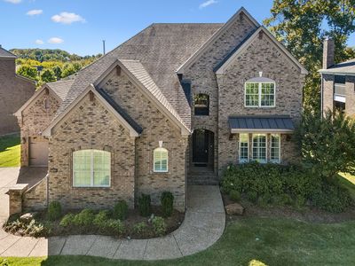 2255 Georgian Cir
