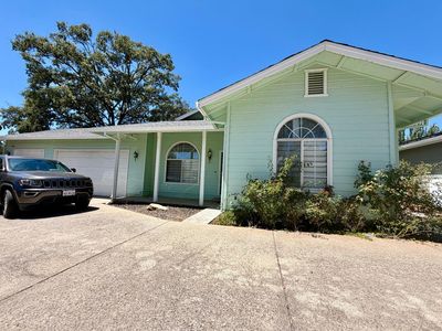 55 Oak Tree Ct