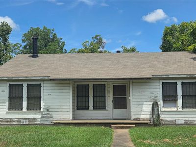702 E Trinity St