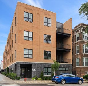 1548 W Ardmore Ave #2F