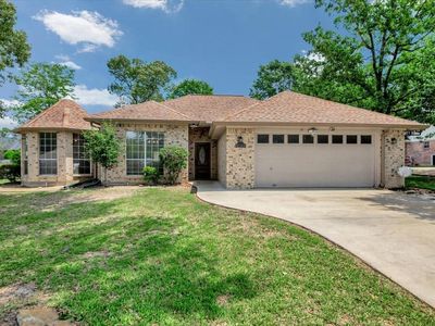907 Willow Oak St