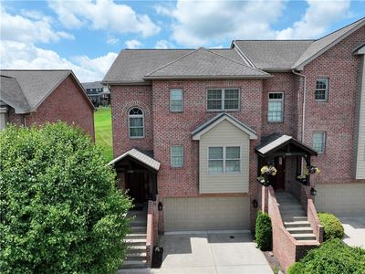 Property at 2000 Saint Andrews Ct, Jeannette, PA