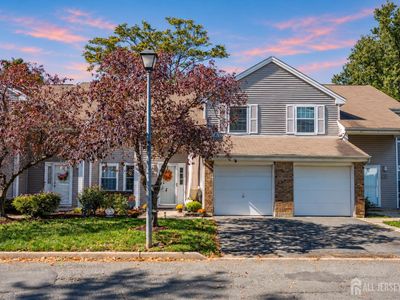 57 Renaissance Ln