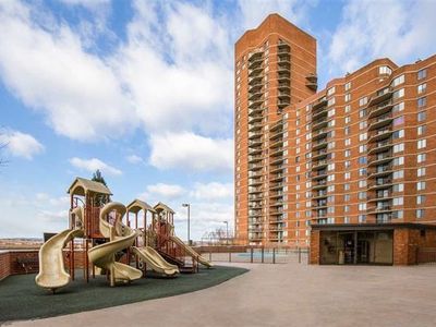 918 Harmon Cove Tower #918