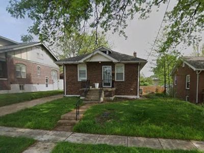 Property at 7343 Zephyr Pl, Saint Louis, MO