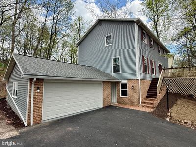 11 Pine Tree Dr