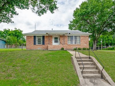 422 W Daugherty Dr