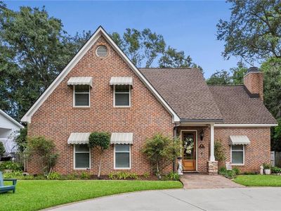 2121 Victoria Dr