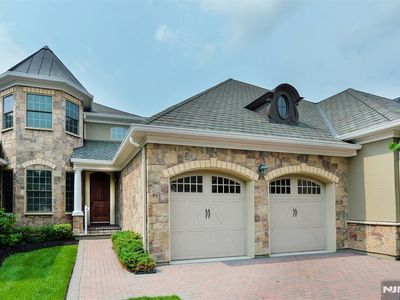 99 Windsor Ln