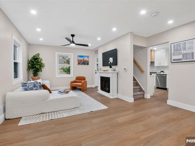 133 Phelps Ave