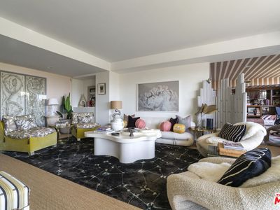 818 N Doheny Dr APT 302