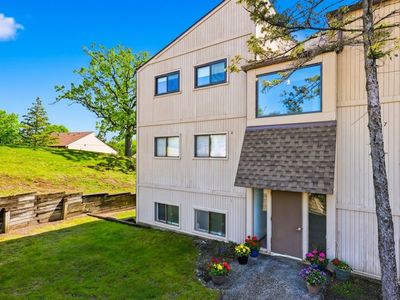 48 Oak Hill Colony APT 9