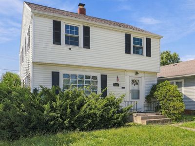 3226 Bowser Ave