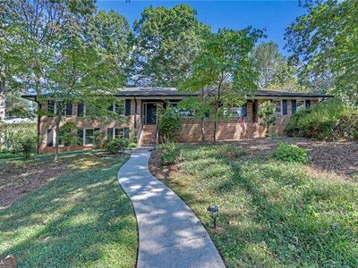 2770 Beverly Hills Dr NE