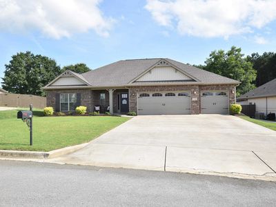 1703 Meadowbrook Dr SE