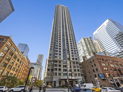 440 N Wabash Ave APT 2001