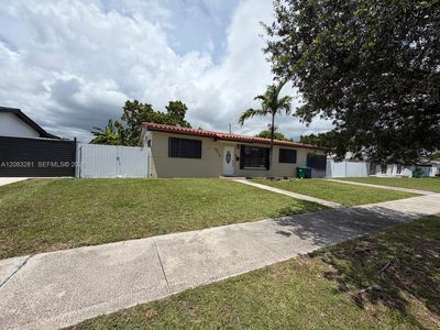 9315 Jamaica Dr