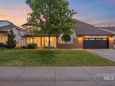 387 E Fairbrook Dr