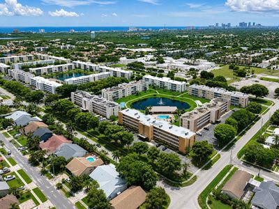 206 SE 10th St APT 203