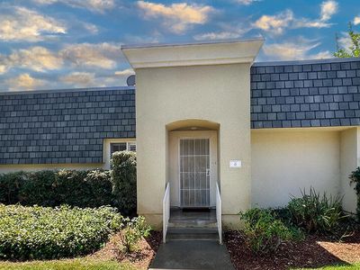 6501 Vanalden Ave Unit 6