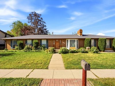 564 S Main St