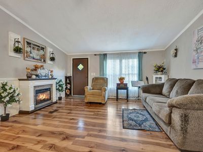 944 Deason Rd