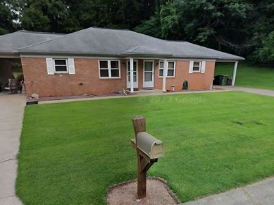 2913 Meadowlark Ln