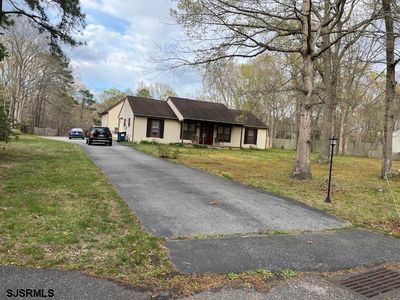 211 Sturbridge Ct