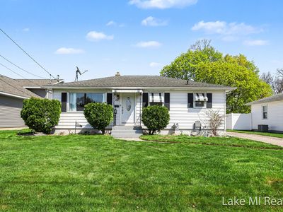 2884 Meyer Ave SW
