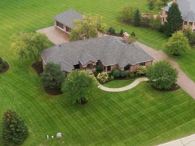 955 Livingston Ln