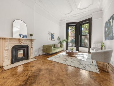 150 6th Ave