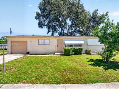1572 Woodland Ave