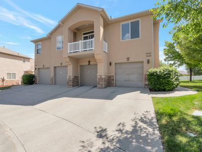3463 S Bamburgh Way