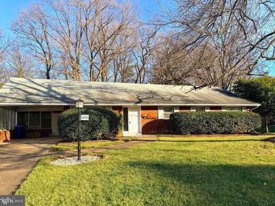 6426 Noble Dr