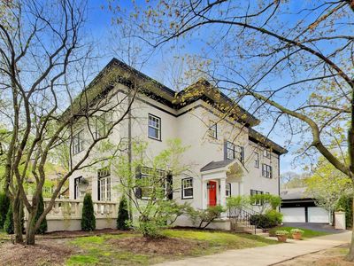 1046 Ridge Ave