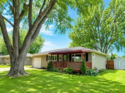 1205 N Edgelawn Dr
