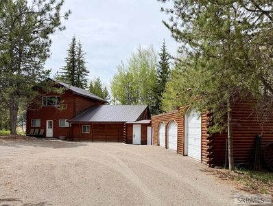 4450 Golden Eagle Dr