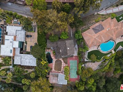 860 Linda Flora Dr