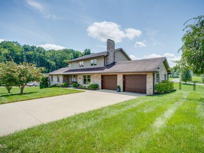 102 Pickens Ct
