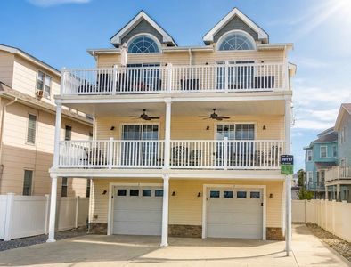 223 E Roberts Ave #B