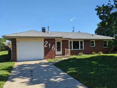 216 E 49th St