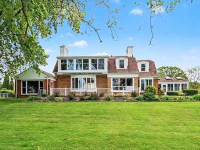 140 Meadowwood Ct
