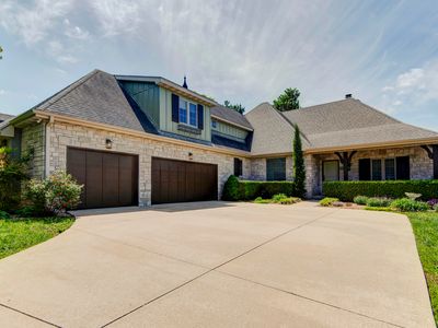879 E Westchester Drive