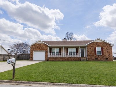 1000 Monica Dr