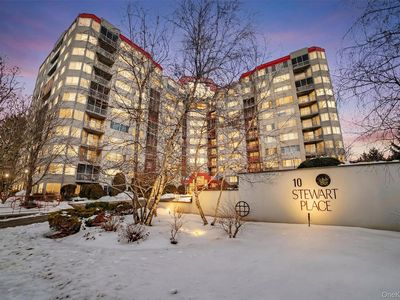 10 Stewart Place #4BE