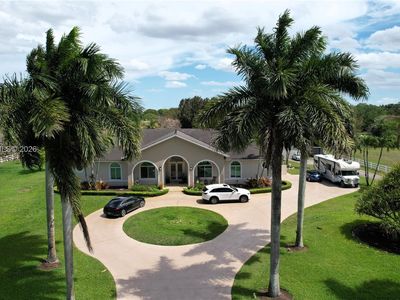4810 SW 198th Ter