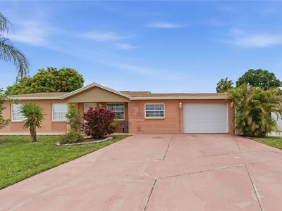 4914 Holiday Dr