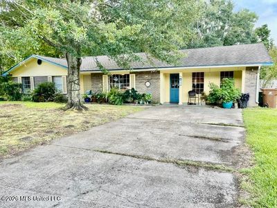 751 Canterbury Dr