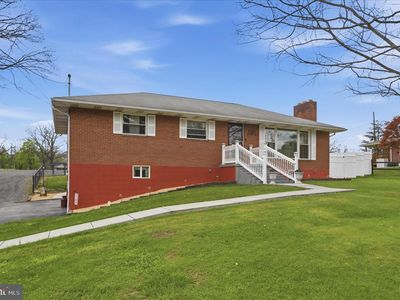 14704 Main St